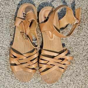 Dirty Laundry Tan Strappy Sandals